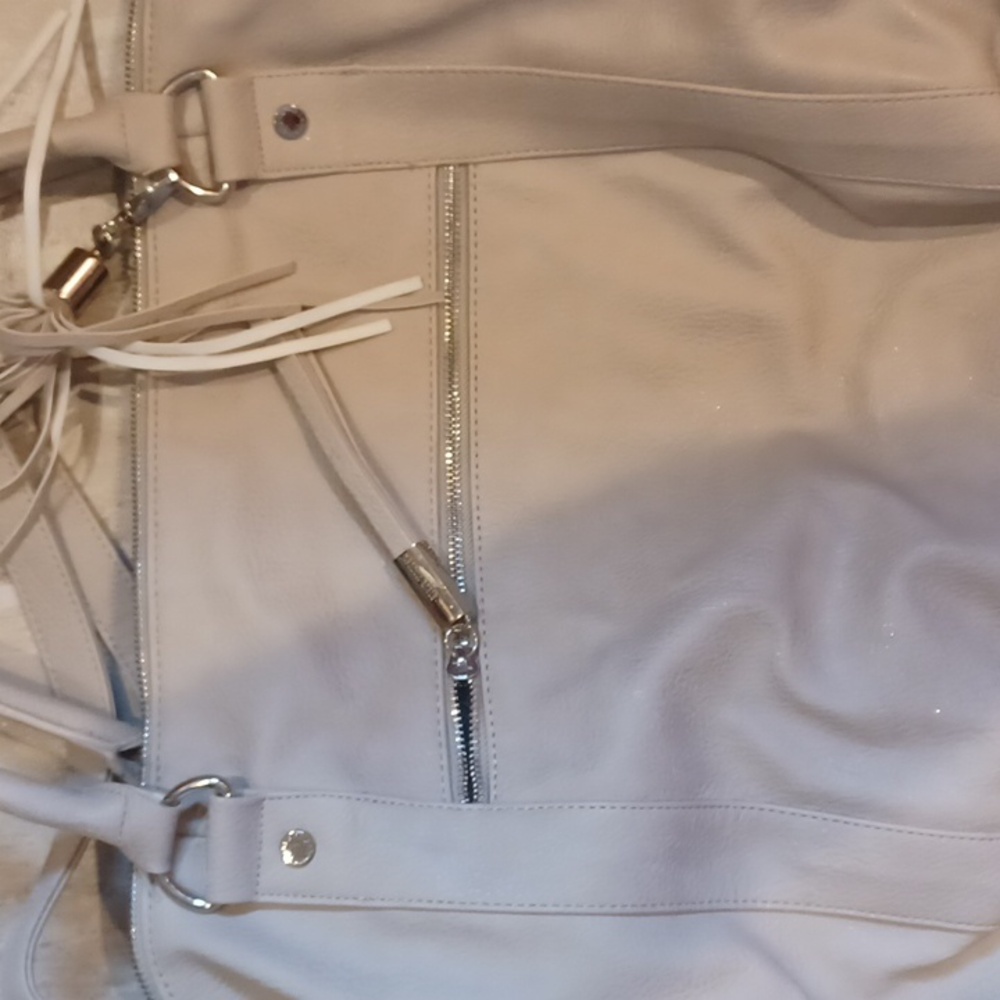 Stunning Steve Madden Oversized Shoulder/Travel Bag - Picture 12 of 16